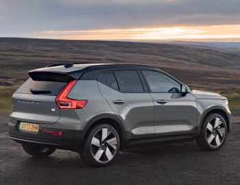 Volvo XC40 Recharge Twin [UK-spec] '2023–24
