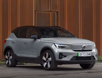 Volvo XC40 Recharge Twin [UK-spec] '2023–24
