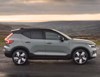 Volvo XC40 Recharge Twin [UK-spec] '2023–24