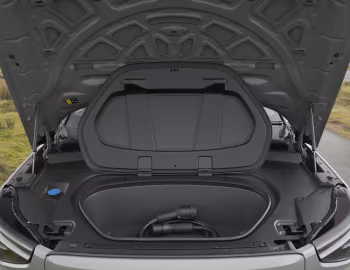 Sous la capuche Volvo XC40 Recharge Twin [UK-spec] '2023–24