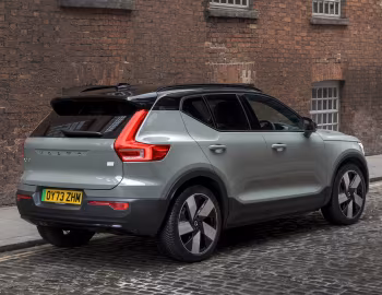 Volvo XC40 Recharge Twin [UK-spec] '2023–24