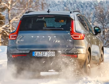 Volvo XC40 T3 Momentum [Worldwide] '2018–pr.