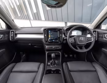 Panneau avant Volvo XC40 T3 Momentum [UK-spec] '2018–pr.