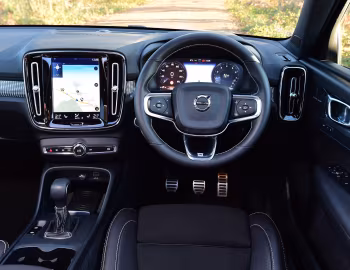 Panneau avant Volvo XC40 T3 R-Design [UK-spec] '2018–pr.