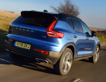 Volvo XC40 T3 R-Design [UK-spec] '2018–pr.
