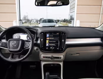 Panneau avant 2019–pr. Volvo XC40 T4 Momentum [North America] '2018–pr.