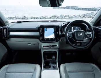Panneau avant Volvo XC40 T4 Momentum [Japan] '2018–pr.