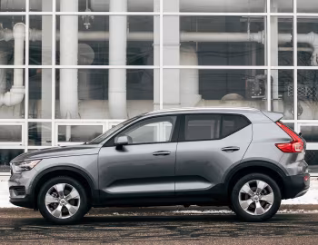 2019–pr. Volvo XC40 T4 Momentum [North America] '2018–pr.