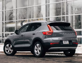 2019–pr. Volvo XC40 T4 Momentum [North America] '2018–pr.