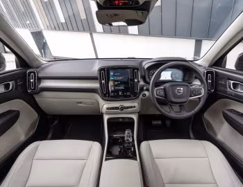 Panneau avant Volvo XC40 D3 Inscription [UK-spec] '2018–pr.