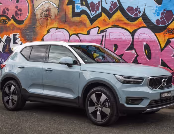 Volvo XC40 T5 Momentum [Australia] '2018–pr.
