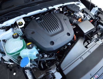 Sob o capô Volvo XC40 T5 Plug-in Hybrid Inscription [Japan] '2020–22