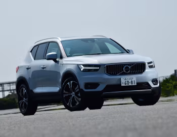 Volvo XC40 T5 Plug-in Hybrid Inscription [Japan] '2020–22