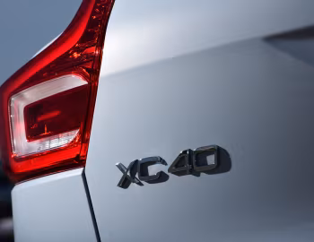 Volvo XC40 T5 Plug-in Hybrid Inscription [Japan] '2020–22