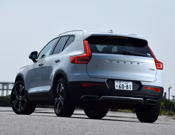 Volvo XC40 T5 Plug-in Hybrid Inscription [Japan] '2020–22