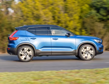 Volvo XC40 T5 Plug-in Hybrid R-Design [Australia] '2020–pr.