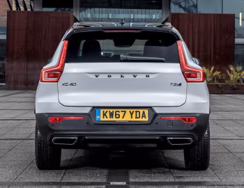 Volvo XC40 T5 R-Design [UK-spec] '2017–pr.