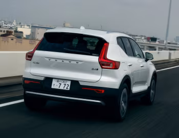 Volvo XC40 B4 AWD Ultimate [Japan] '2022–pr.