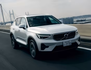 Volvo XC40 B4 AWD Ultimate [Japan] '2022–pr.