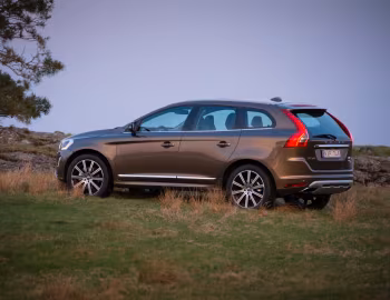 Volvo XC60 D4 [Worldwide] '2013–17