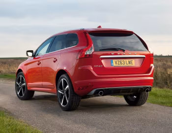 Volvo XC60 D4 R-Design [UK-spec] '2013–17