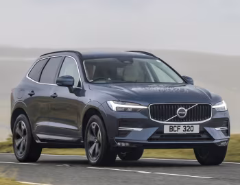 Volvo XC60 B4 AWD Momentum [UK-spec] '2021–pr.
