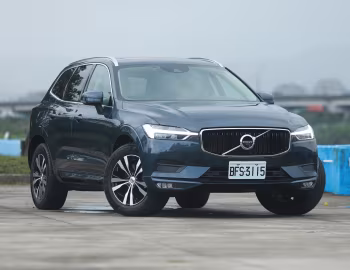 Volvo XC60 B4 Momentum Plus [Taiwan] '2020–21