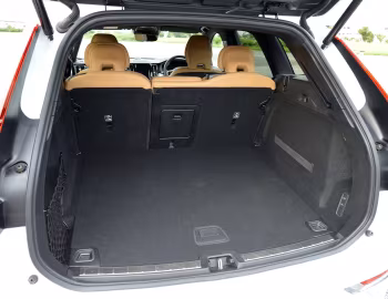 Porta-malas Volvo XC60 B5 Inscription [Japan] '2019–21