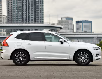 Volvo XC60 B5 Inscription [Japan] '2019–21