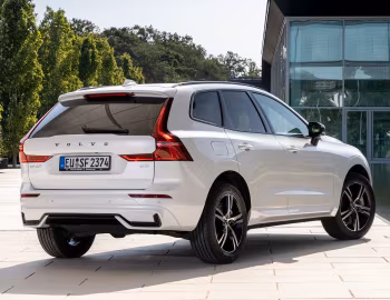 Volvo XC60 B5 R-Design [Worldwide] '2021–pr.