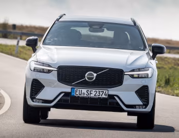 Volvo XC60 B5 R-Design [Worldwide] '2021–pr.