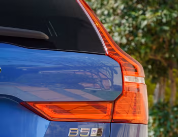 Volvo XC60 B5 R-Design AWD [Taiwan] '2020–21