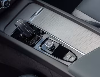 Interior 2022–pr. Volvo XC60 B6 AWD R-Design [North America] '2021–pr.