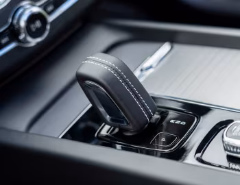 Interior 2022–pr. Volvo XC60 B6 AWD R-Design [North America] '2021–pr.