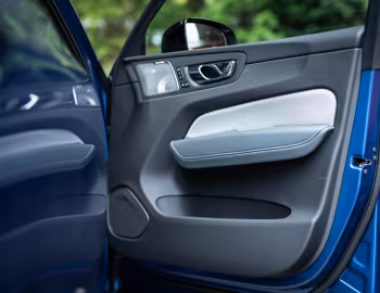 Interior Volvo XC60 B6 AWD R-Design [Japan] '2020–21
