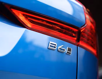 Volvo XC60 B6 AWD R-Design [Japan] '2020–21