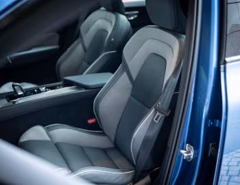 Interior Volvo XC60 B6 AWD R-Design [Japan] '2020–21