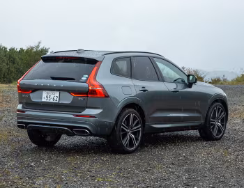 Volvo XC60 B6 AWD R-Design [Japan] '2020–21