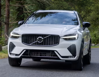 2022–pr. Volvo XC60 B6 AWD R-Design [North America] '2021–pr.