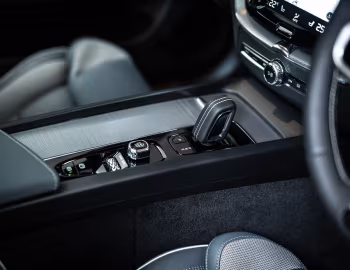Interior Volvo XC60 B6 AWD R-Design [Japan] '2020–21