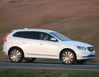 Volvo XC60 D4 [UK-spec] '2013–17