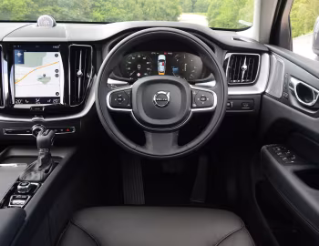 Panneau avant Volvo XC60 D4 Momentum [UK-spec] '2017–21