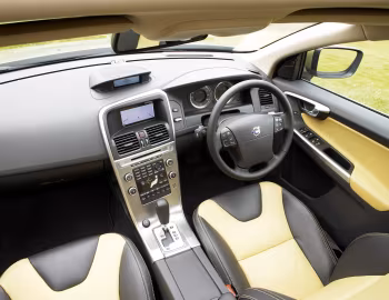 Intérieur Volvo XC60 D5 AT [UK-spec] '2008–13
