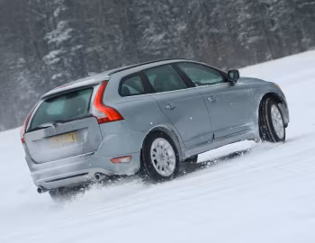 Volvo XC60 R-Design [UK-spec] '2009–13