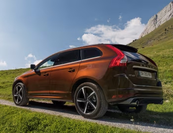 Volvo XC60 D4 R-Design [Worldwide] '2013–17