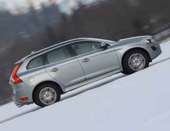 Volvo XC60 R-Design [UK-spec] '2009–13