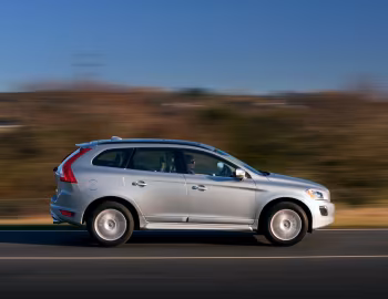 Volvo XC60 R-Design [UK-spec] '2009–13