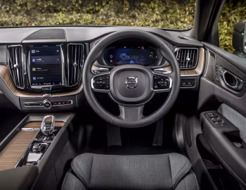 Panneau avant Volvo XC60 T6 Recharge AWD Inscription [UK-spec] '2021–pr.