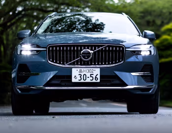 Volvo XC60 T6 Recharge AWD Inscription [Japan] '2022–pr.