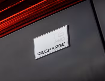Volvo XC60 T6 Recharge AWD Inscription [UK-spec] '2021–pr.